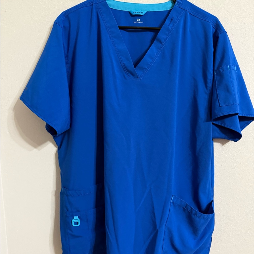 Women’s carhartt scrub top